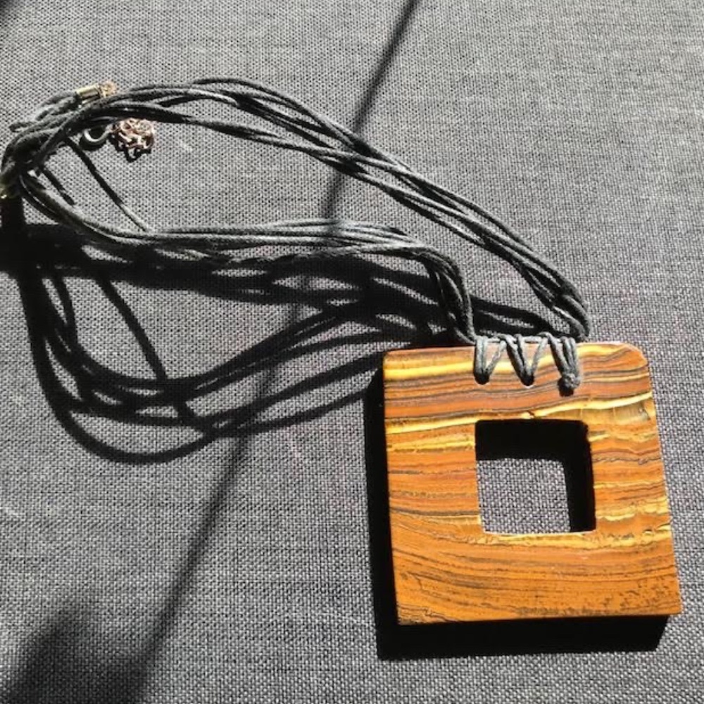 TIGER EYE LEATHER NECKLACE